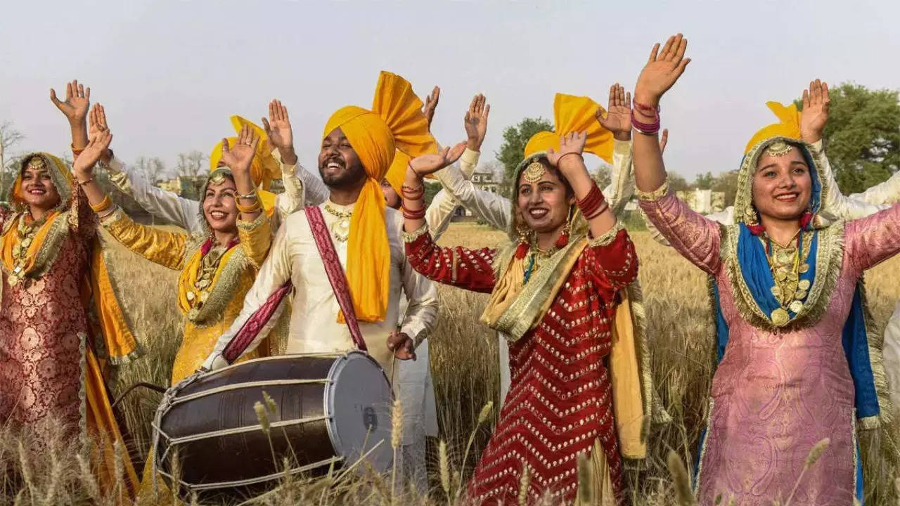 Happy Vaisakhi 2024 Status in Punjabi