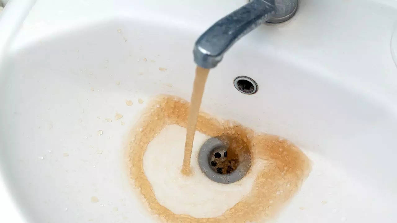 Contaminated Water Coming From Taps  in Agra