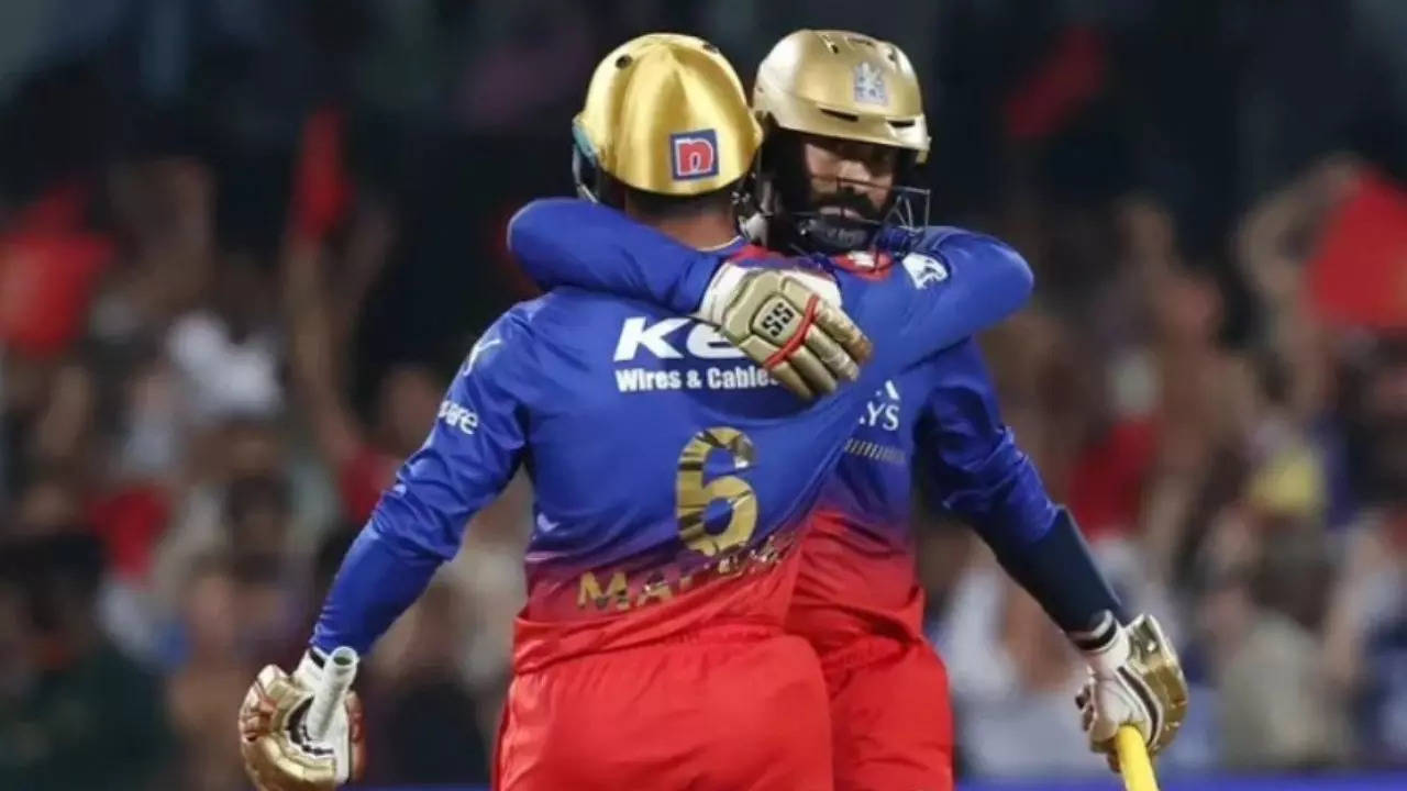 Dinesh Karthik Fifty, IPL 2024, RCB vs SRH, SRH vs RCB, RCB vs SRH Live Match, Dinesh Karthik, Dinesh Karthik Fifty in IPL, Dinesh Karthik IPL Run in IPL, Dinesh Karthik Most Fifty, Dinesh Karthik Fifty agaisnt RCB, IPL, Royal Challengers Bengaluru vs Sunrisers Hyderabad, Royal Challengers Bengaluru, Sunrisers Hyderabad,