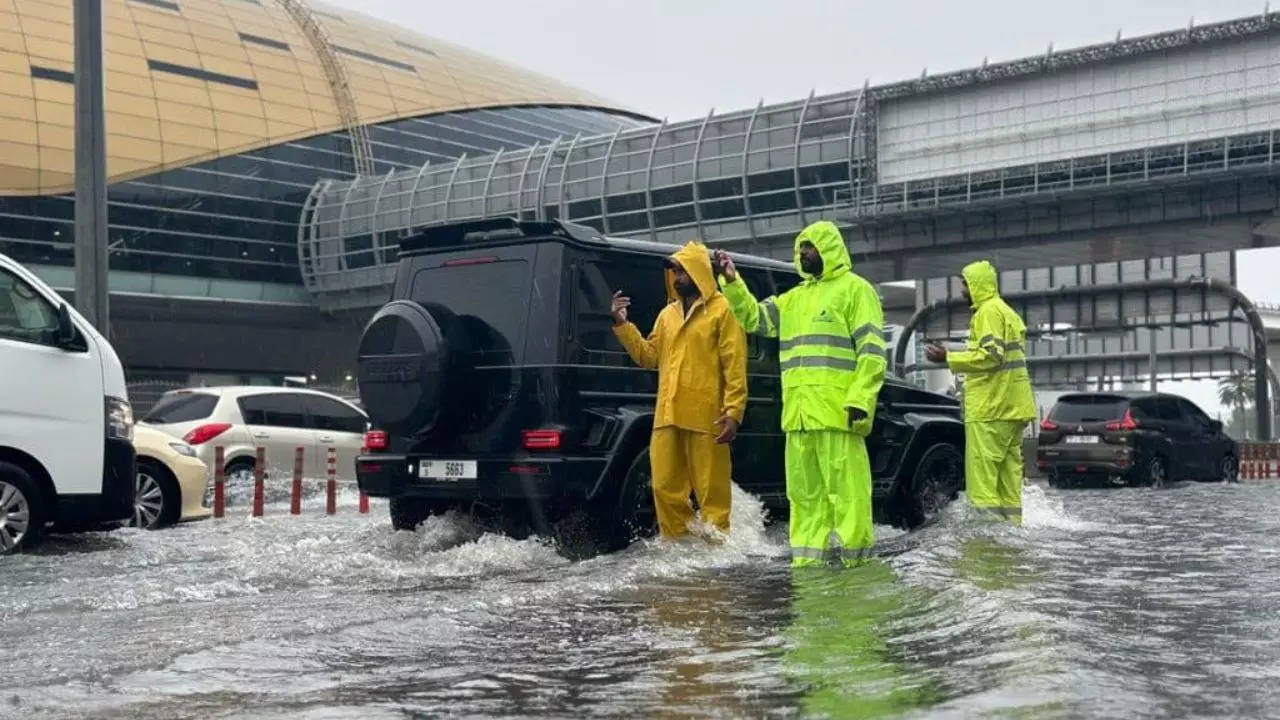 Heavy Rain In Dubai