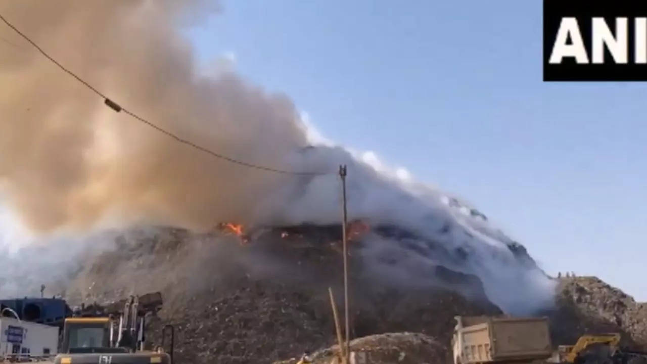 Fire breaks out at Bandhwari landfill site