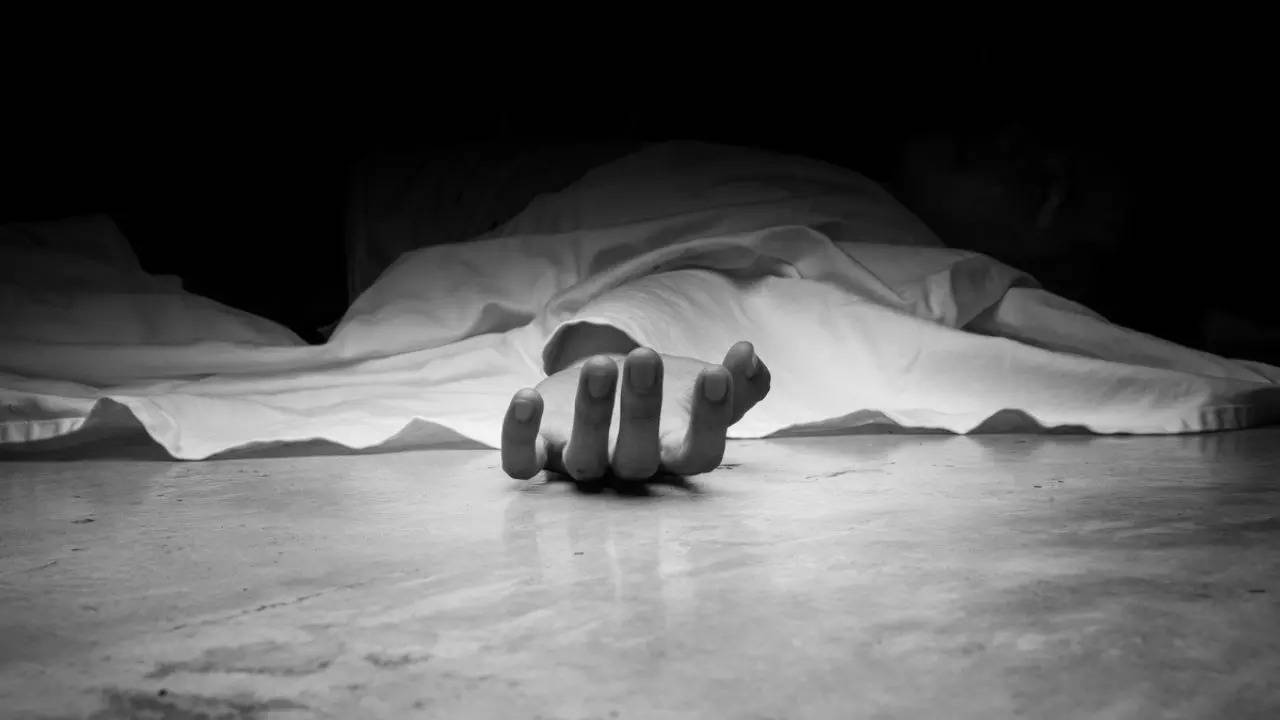 Seventeen Years Old Minor Committed Suicide by Pouring Petrol in Khargone