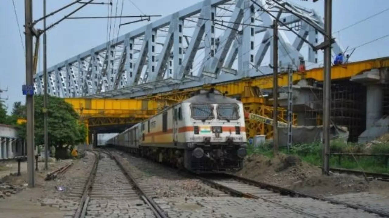 Chipiyana Railway Overbridge