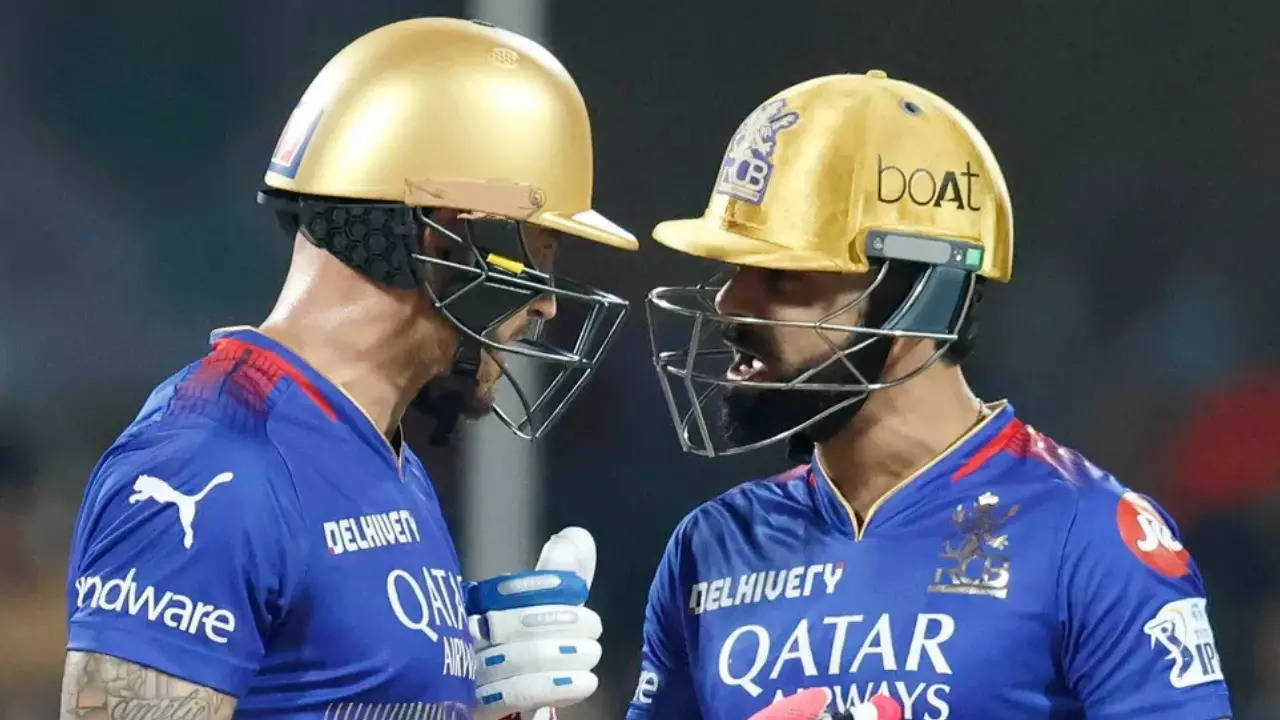 Faf du plessis and Virat Kohli