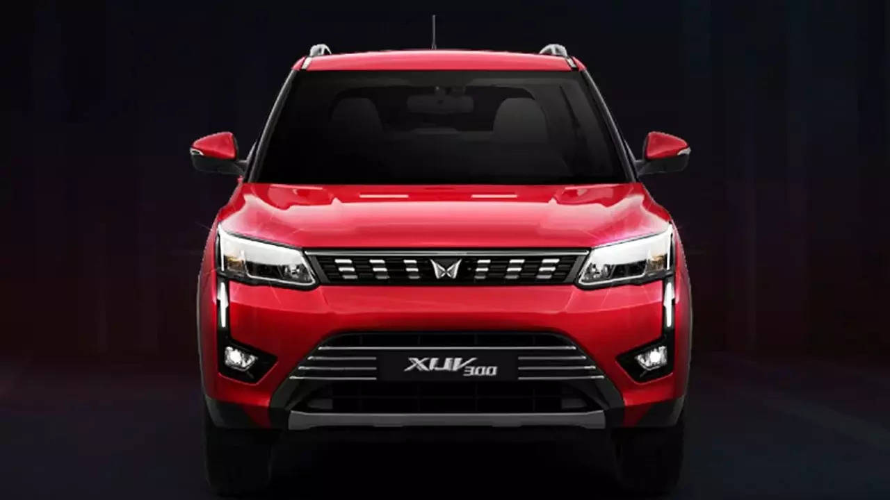 Mahindra XUV300 Stock Clearance Offer