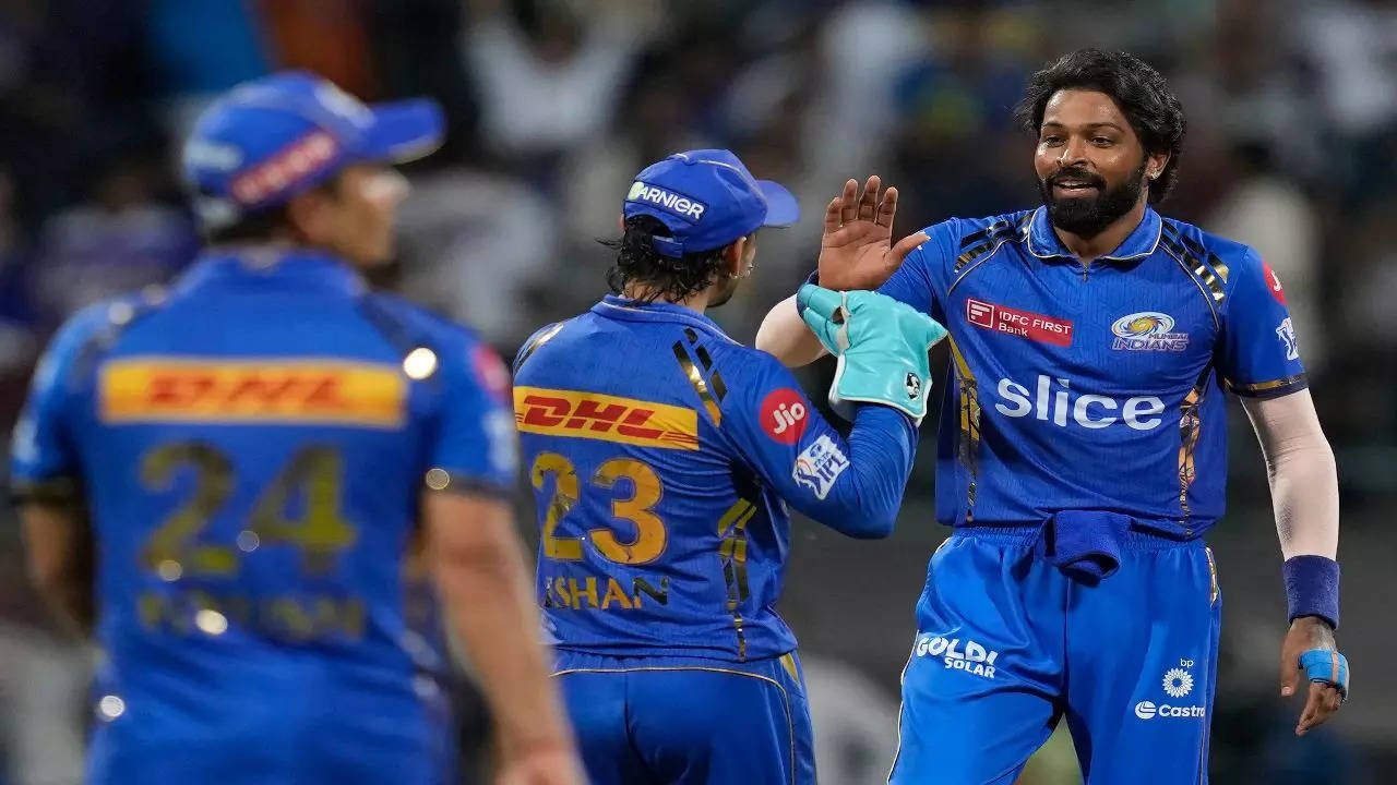 MI Playoffs Chances: क्या हैदराबाद के खिलाफ जीत के बाद IPL प्लेऑफ में पहुंच सकती है मुंबई इंडियंस? जानें समीकरण