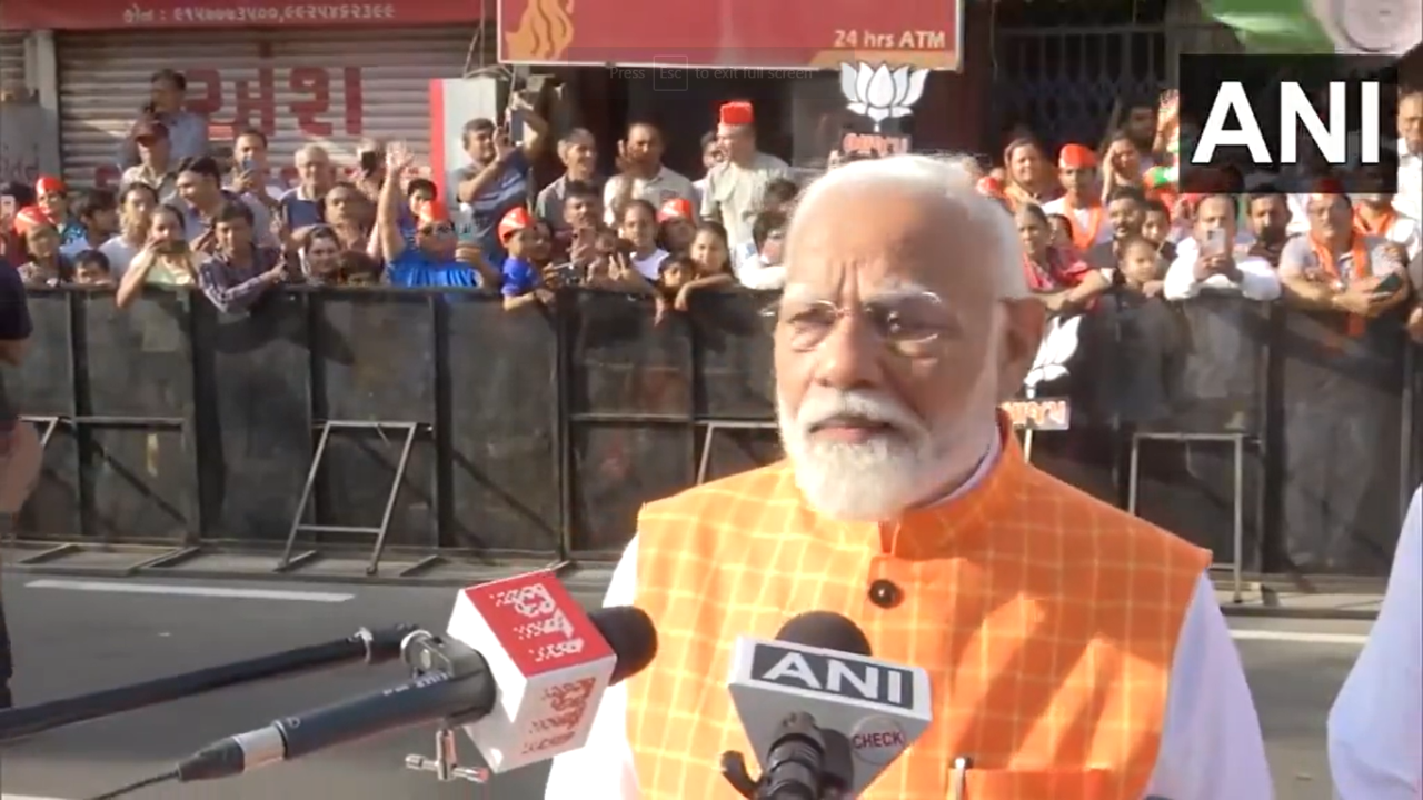 Modi Casts his vote in Ahmedabad