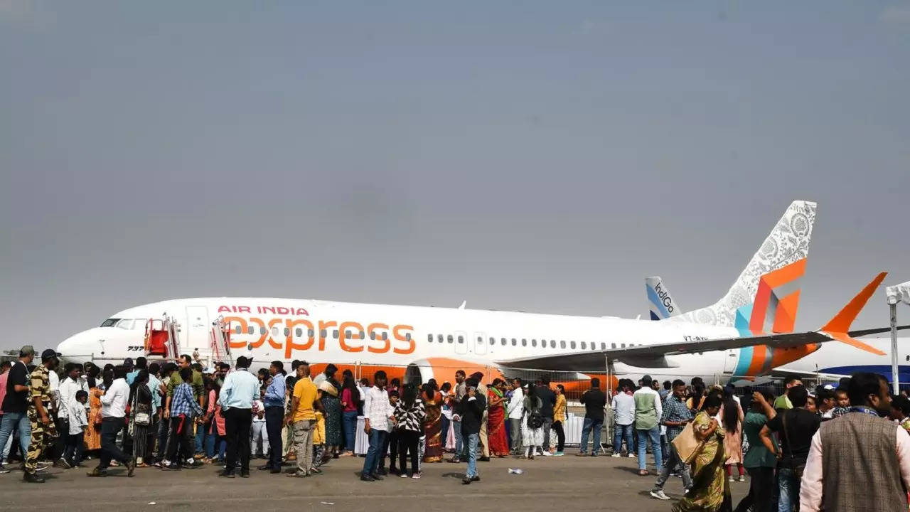 Air India Express: दो दिनों में एयर इंडिया एक्सप्रेस की सेवाएं होंगी जाएंगी सामान्य ! नाराज कर्मचारी काम पर वापस लौटे