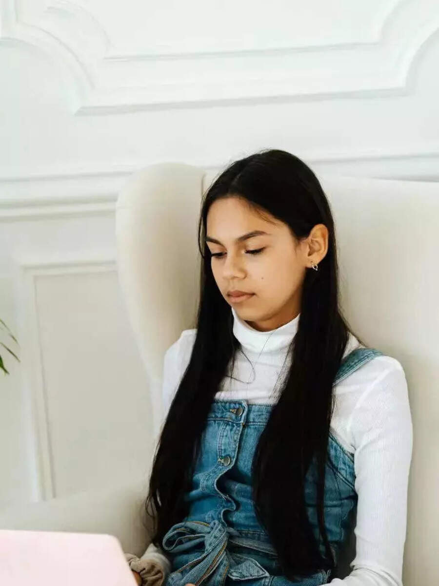 मांडीवर लॅपटॉप ठेऊन काम करत असाल तर सावधान ! why laptop should not be