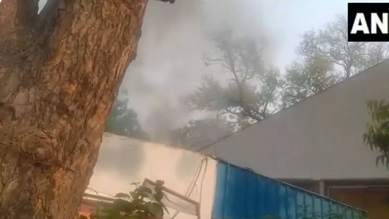 Delhi bjp office fire