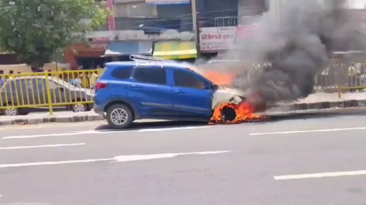 Car caught fire