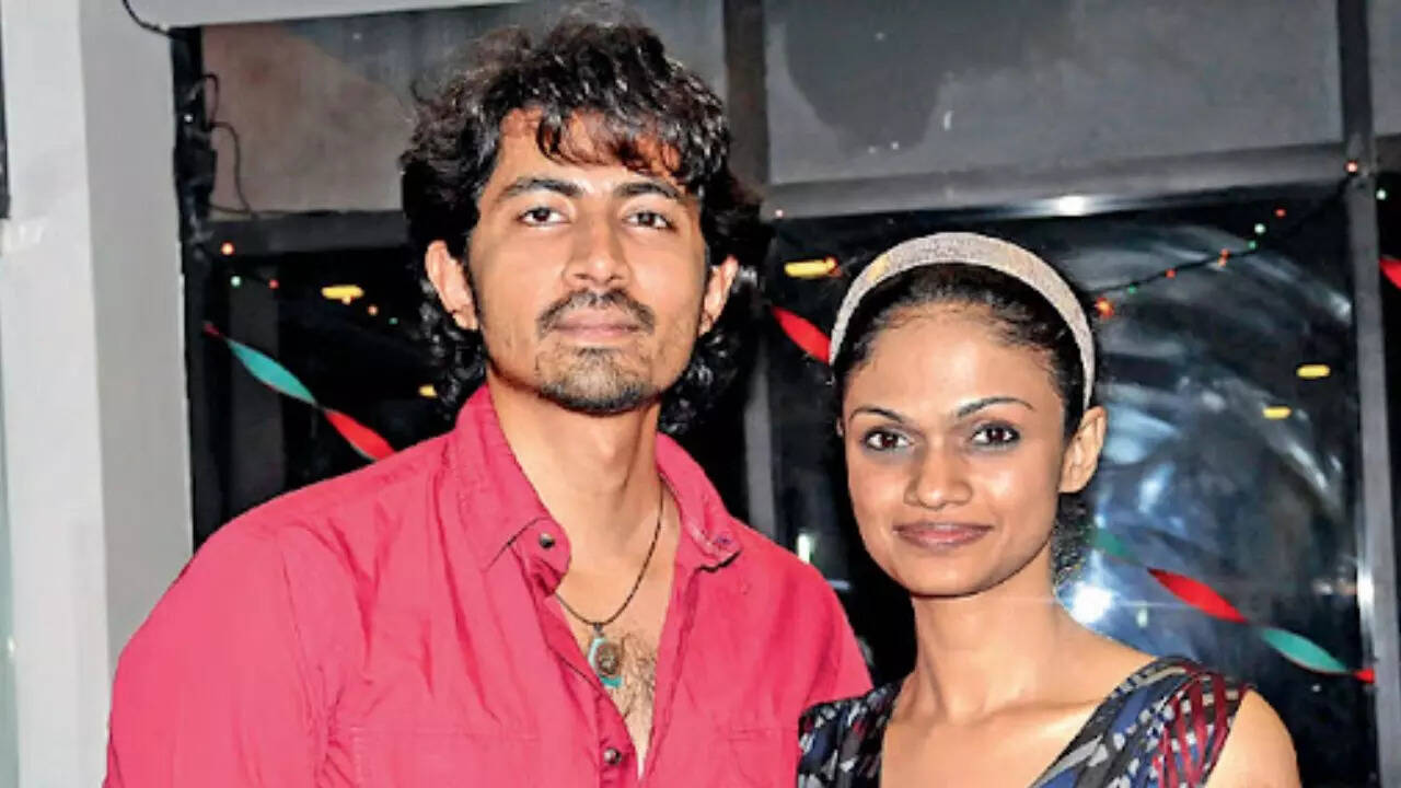 Karthik Kumar file Case Against Suchitra