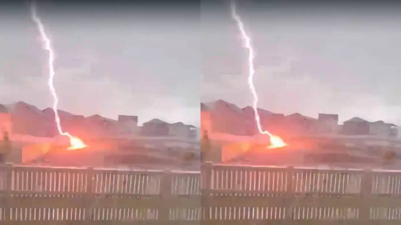 Lightning strike Video