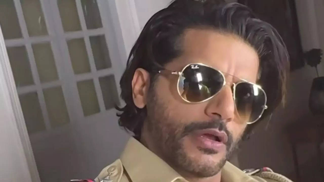 Karanvir Bohra Reaction on GHKKPM Leap