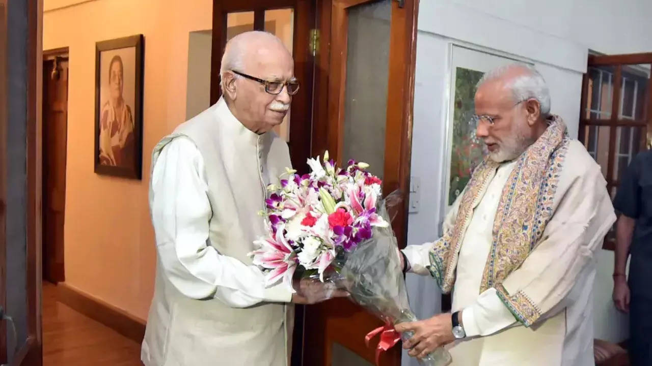 Modi Meet LK Advani 