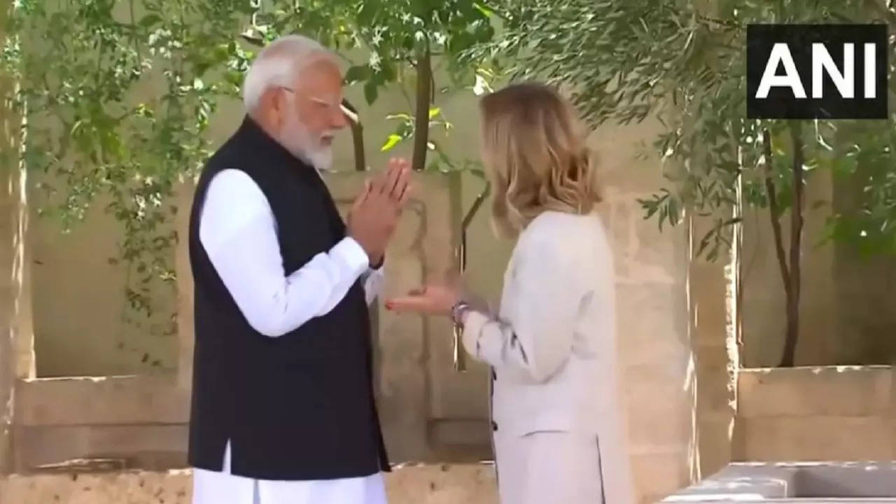 italian president giorgia meloni receives indian pm narendra modi