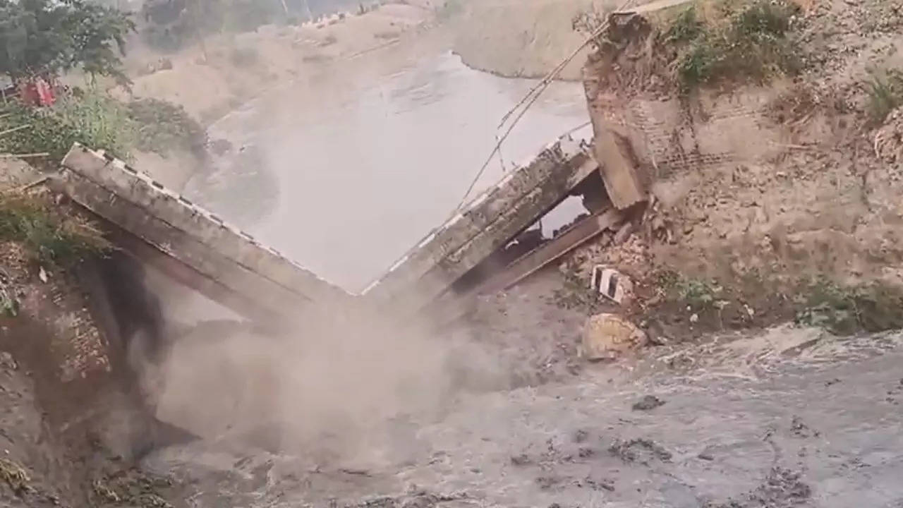 Gandak canal bridge and dam Collapse