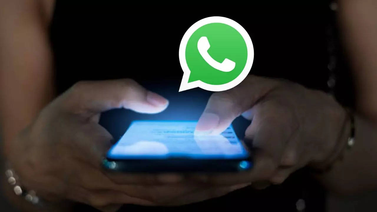 Hide And Unhide Chat in WhatsApp