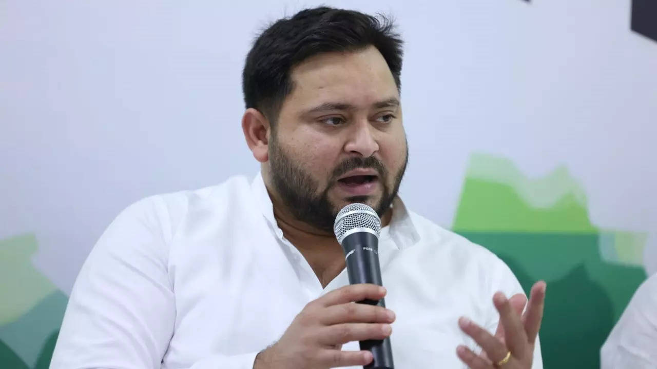 tejashwi yadav neet paper leak