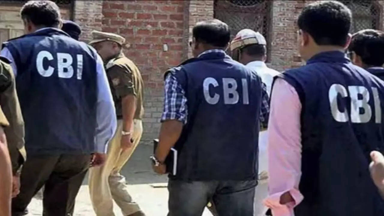 बिहार के नवादा में UGC-NET पेपर लीक की जांच करने पहुंची CBI टीम पर हमला,  चार गिरफ्तार | Times Now Navbharat