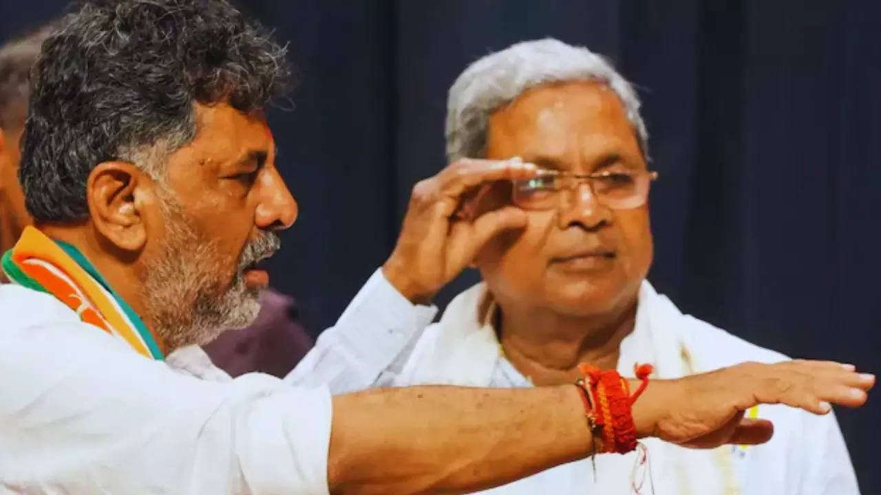 dk shivakumar and siddaramaiah