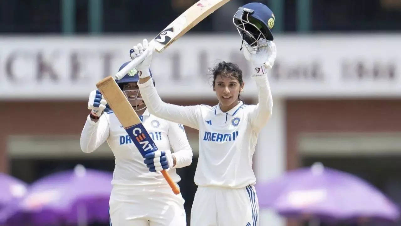 Shefali Verma, Shefali Verma double century, Smriti Mandhan century In Test, Smriti Mandhan against South Africa, INDW vs SAW, India Womens vs South Africa Womens, India Womens vs South Africa Womens Test Match, Mithali Raj, Cricket News in Hindi, Cricket News Hindi, Sports News in Hindi,