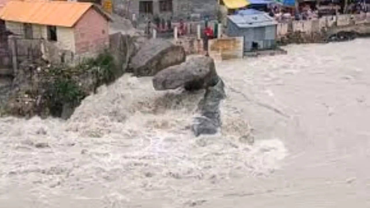 Alaknanda river flowing