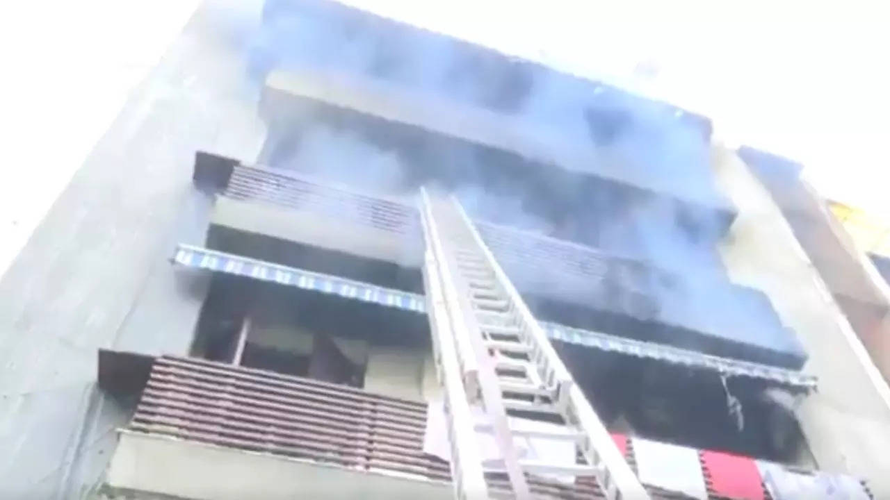 south east Delhi fire