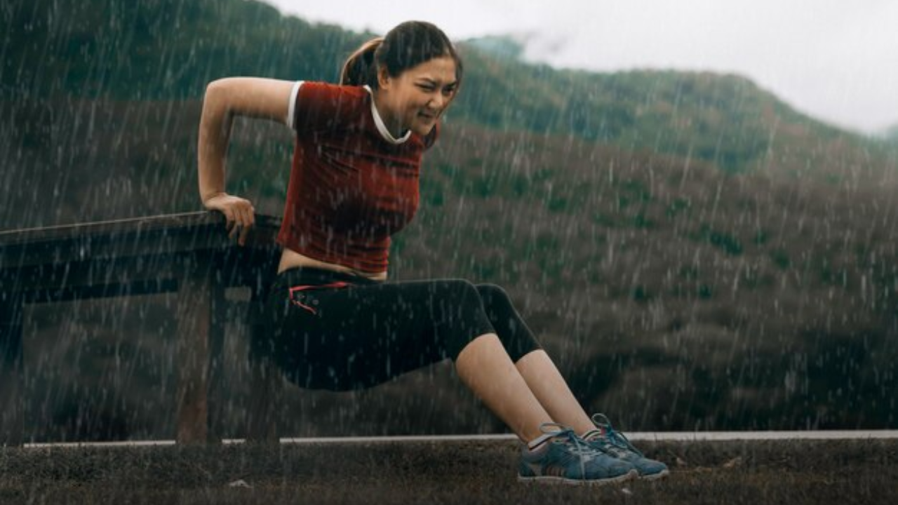 Exercises To Stay Healthy in Rainy Season In Hindi