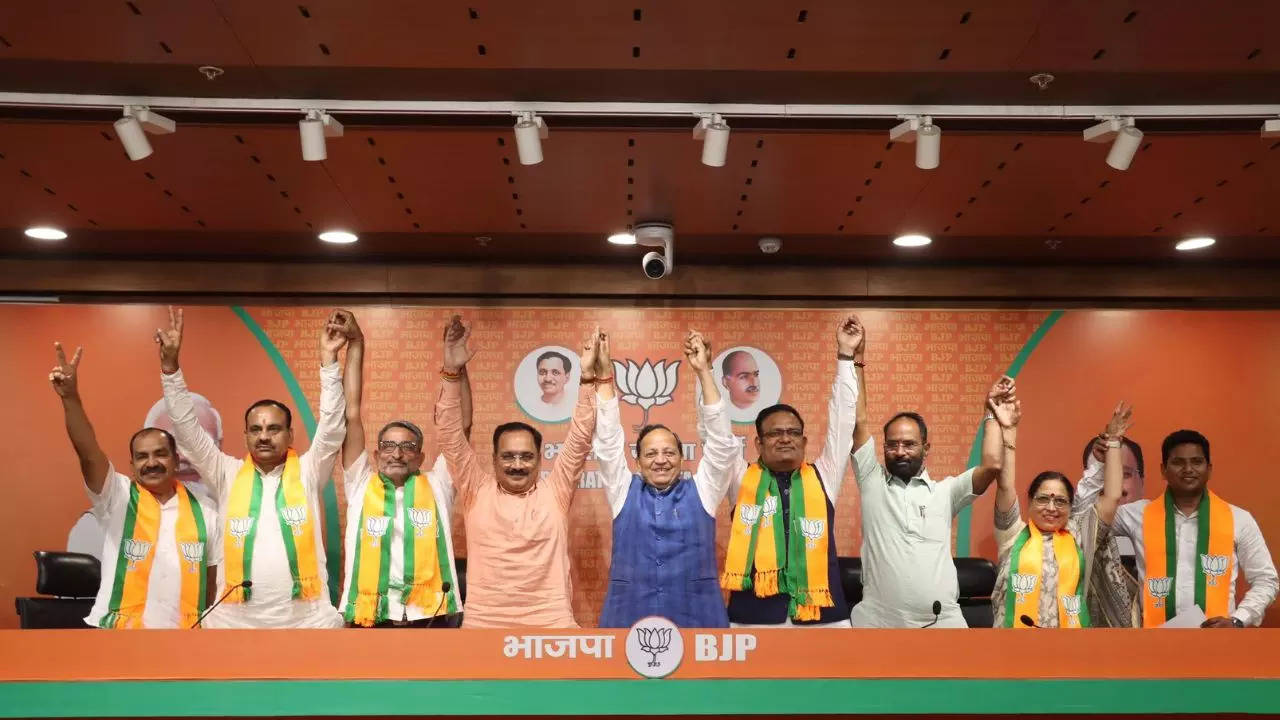 Raaj Kumar Anand Joins BJP