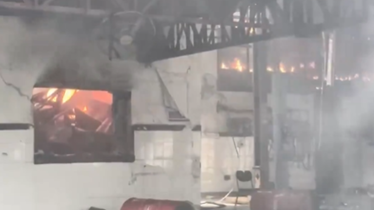 fire Brok out in factory in Kolkata