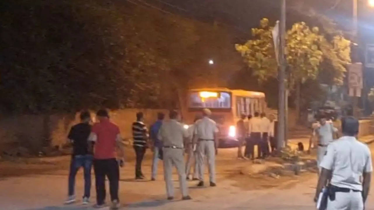 Delhi Cluster Bus Bomb Threat