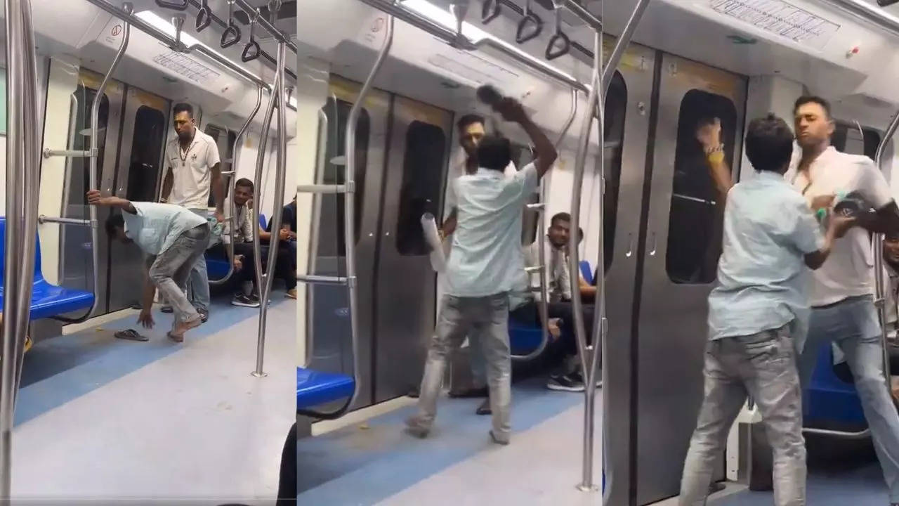 Delhi Metro Slipper Fight