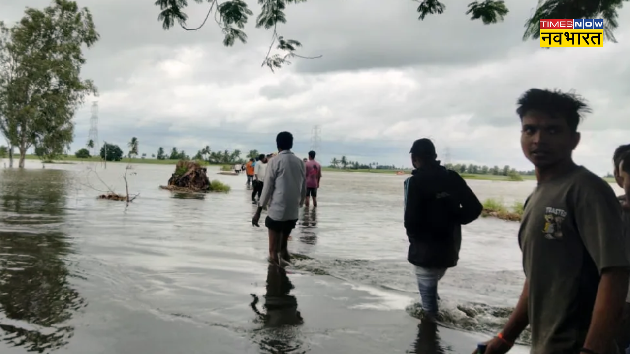 Tractor overturned in Krishna river