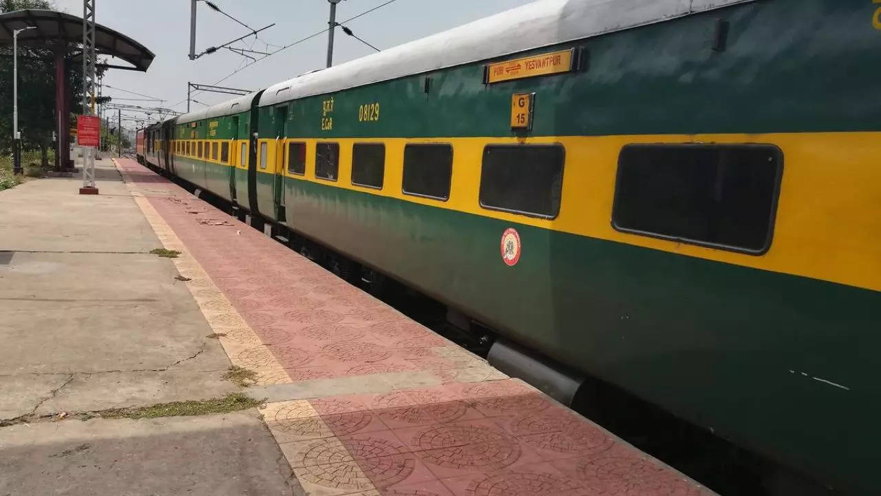 Garib Rath Superfast Train (1)