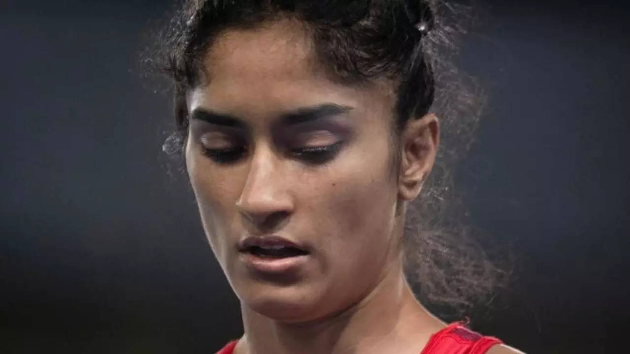 Vinesh Phogat disqualified from paris olympics 2024