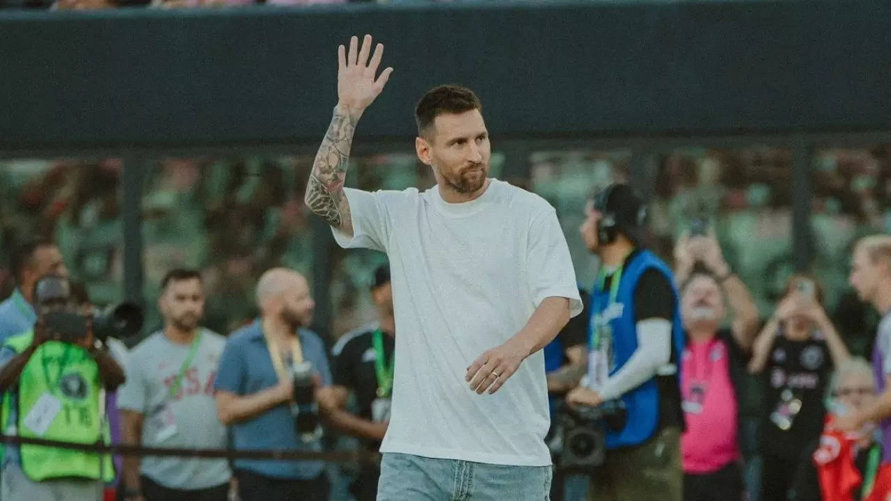 Lionel Messi, Lionel Messi Injury, Lionel Messi Injury Updates, Lionel Messi Records, Argentina Football Team, Argentina Football Team Captain Lione Messi, World Cup qualifiers, World Cup qualifiers 2024, World Cup qualifiers 2024 Upodates, Football News Hindi, Football News in Hindi, Sports News in Hindi,