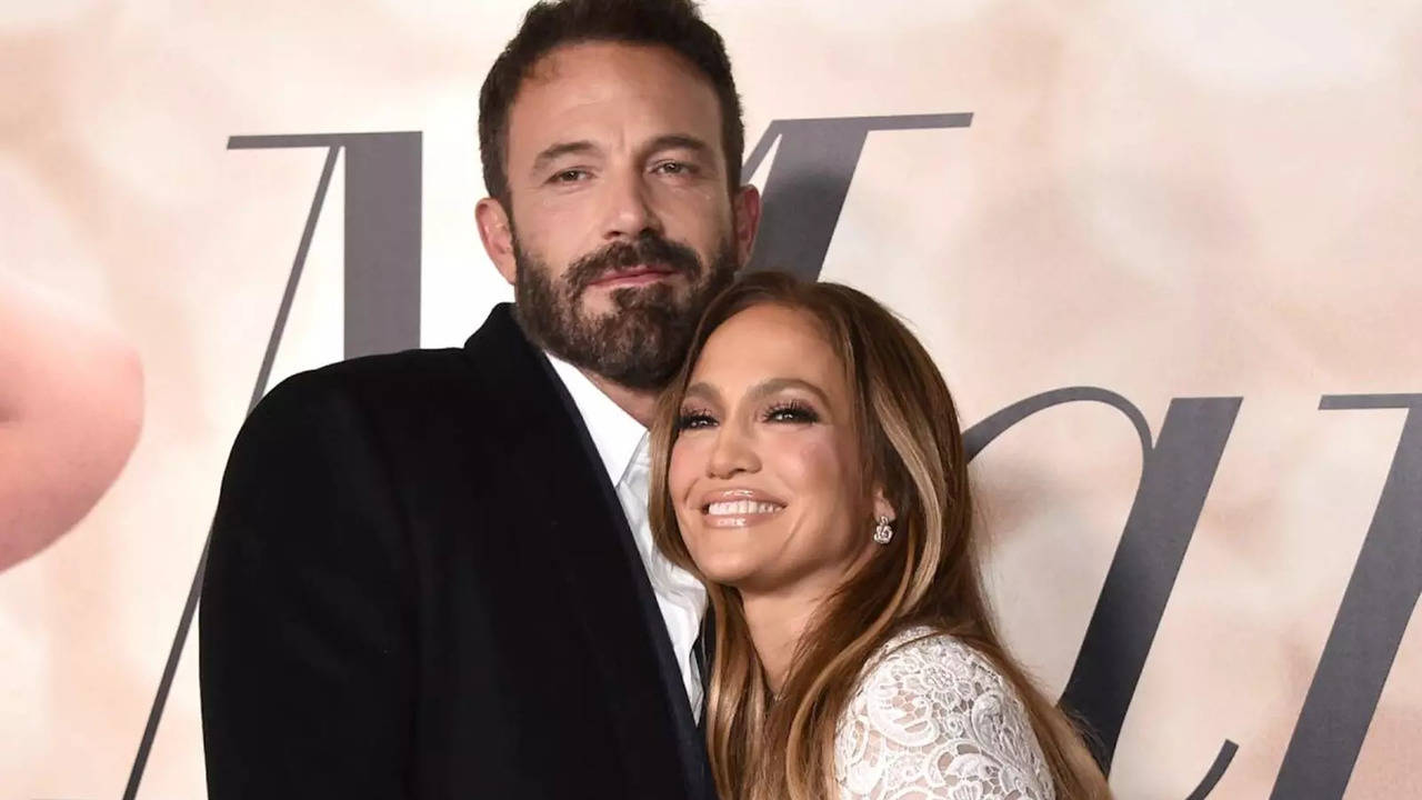 Jennifer Lopez and Ben Affleck Files Official Divorce