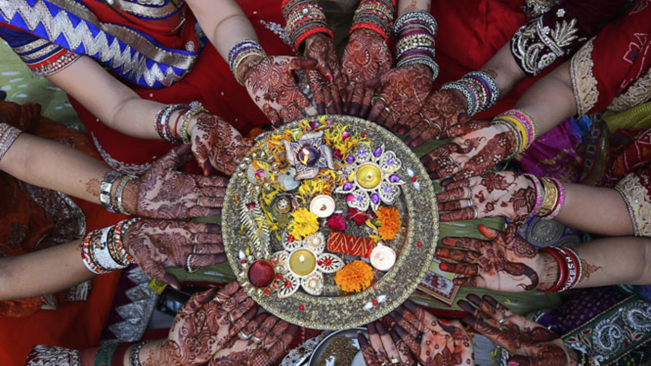 sindhi teej puja vidhi, muhurat, mahatva, Sindhi Teej Vrat 2024 Date