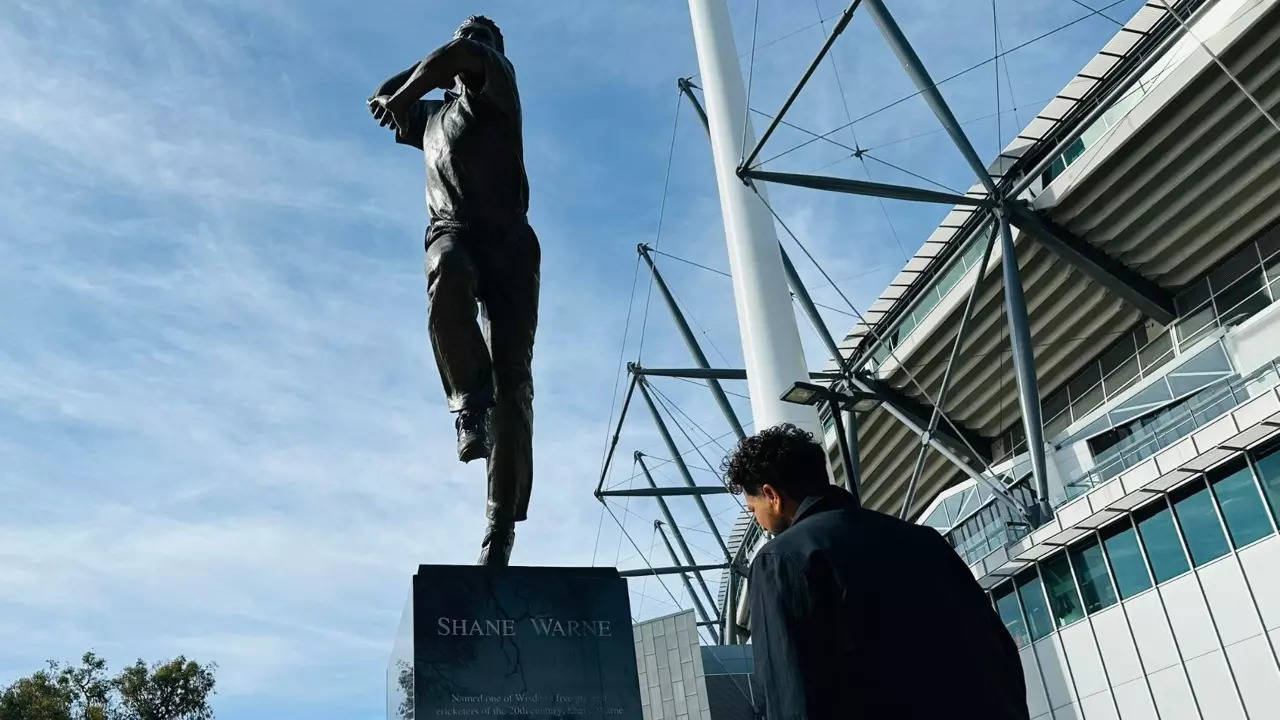 Kuldeep Yadav Gets Emotional On Shane Warne Memorial in Melbourne