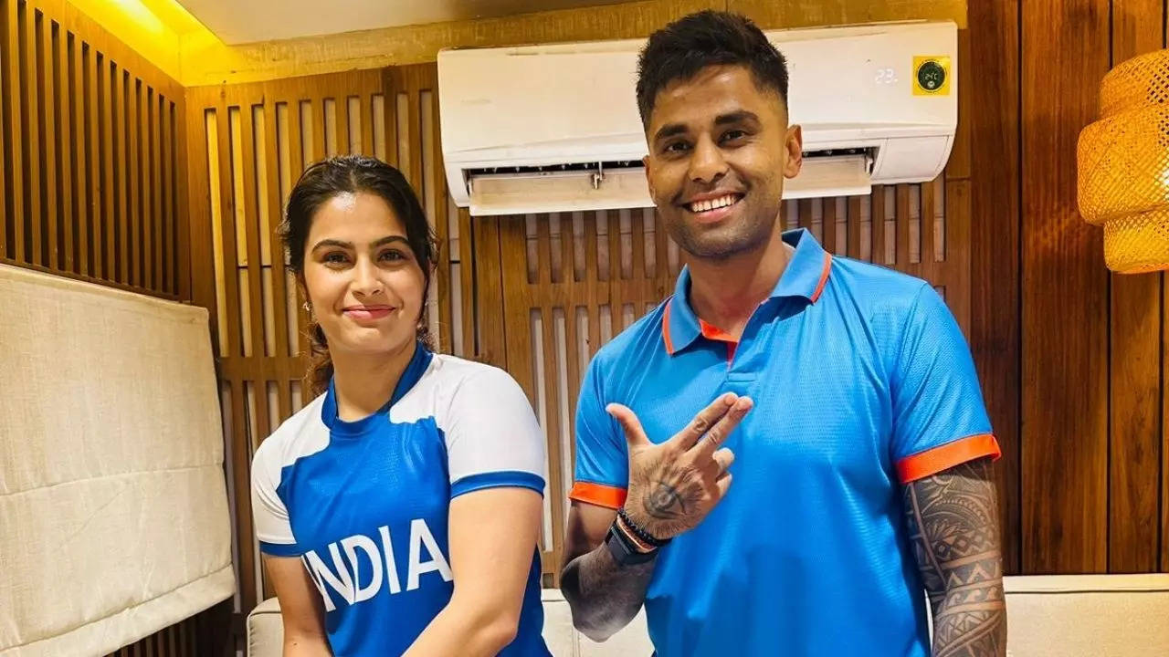 Manu Bhaker, Manu Bhaker News, Manu Bhaker Records, Manu Bhaker Marriage, Manu Bhaker answered on marriage,  Paris Olympic medalist Manu Bhaker, Manu Bhaker medalist, Paris Olympic, Paris Olympics 2024, Paris Olympics 2024 News, Paris Olympics 2024 Updates, Paris Olympics,