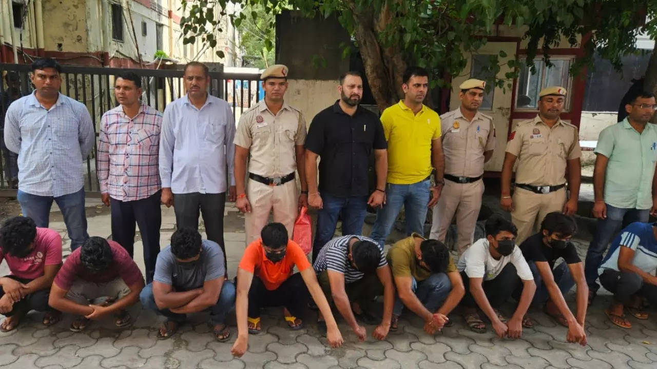 west bengal has become the new base of cyber thugs 24 parganas has become the new base of fake mobile sim delhi police arrested 18 criminals from 7 states