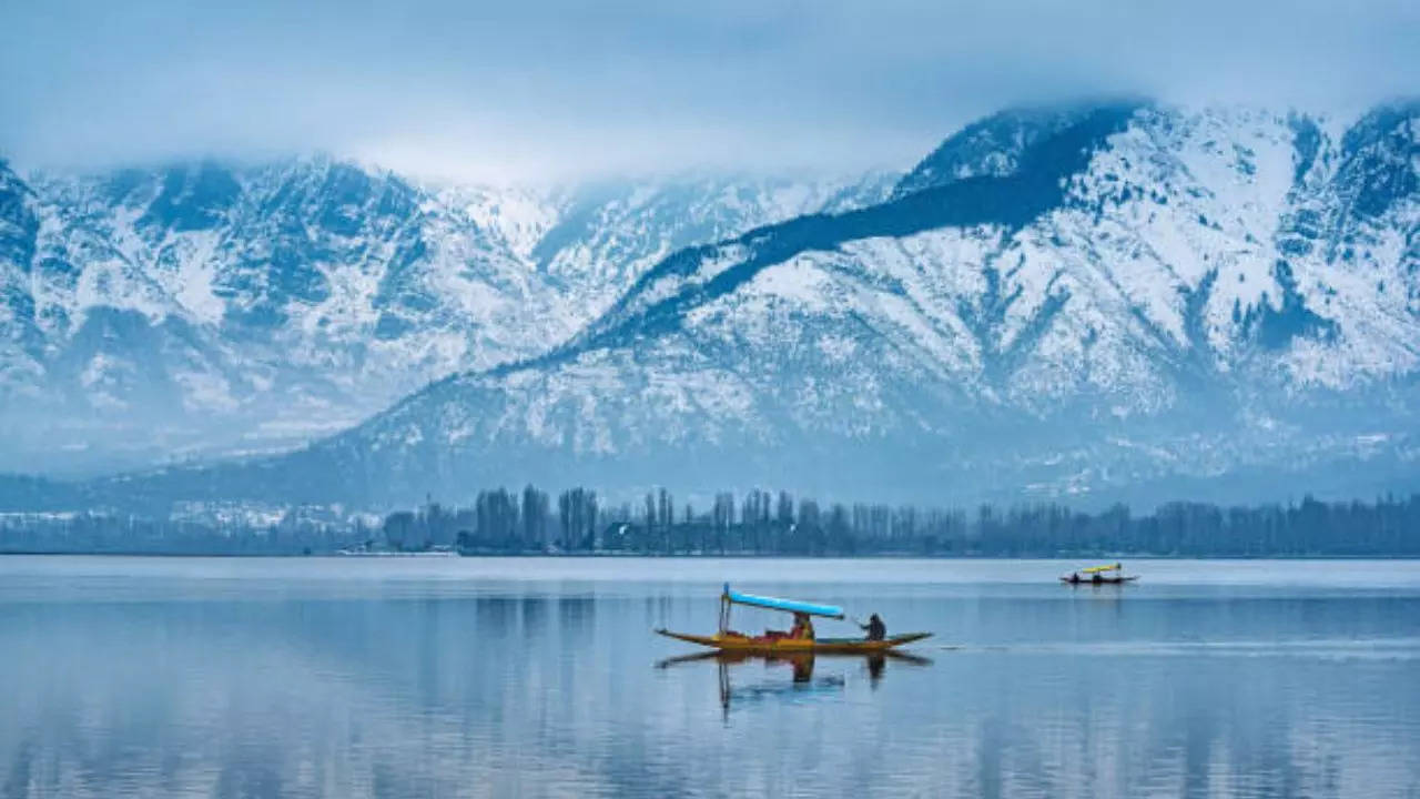 irctc launches 6 day kashmir tour package at just 46850 rupees know full details related to this package