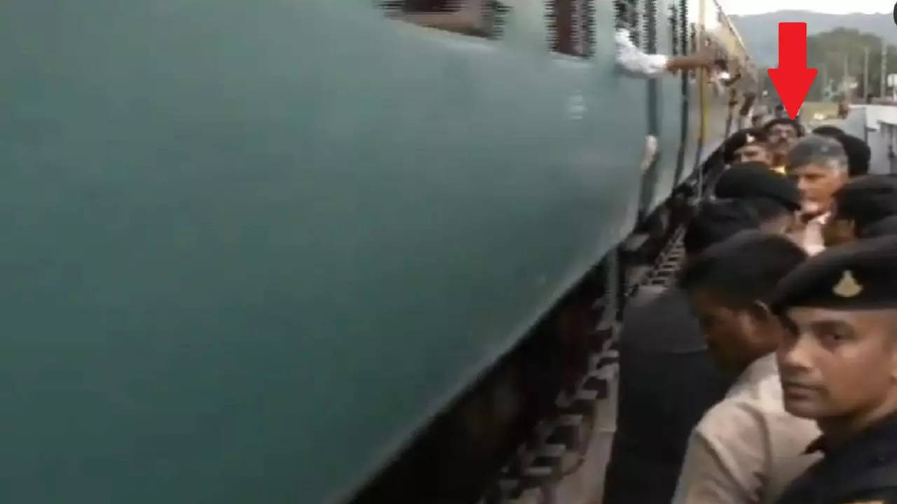 chandrababu naidu train