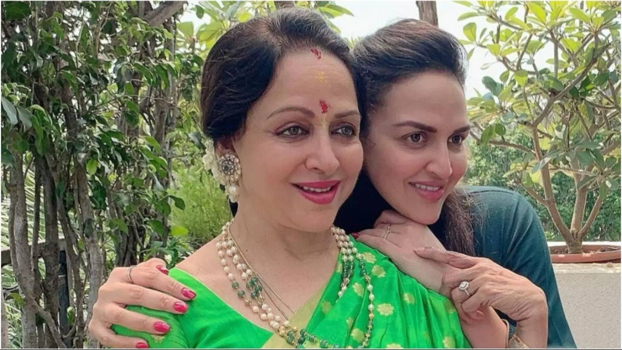 Esha Deol Talks about getting compared to Mom Hema Malini