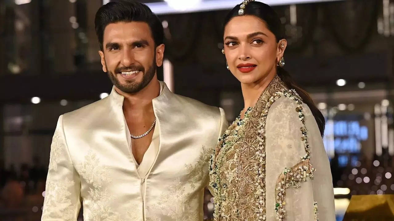 deepika padukone give birth to the baby girl after 6 year of marriage with ranveer singh