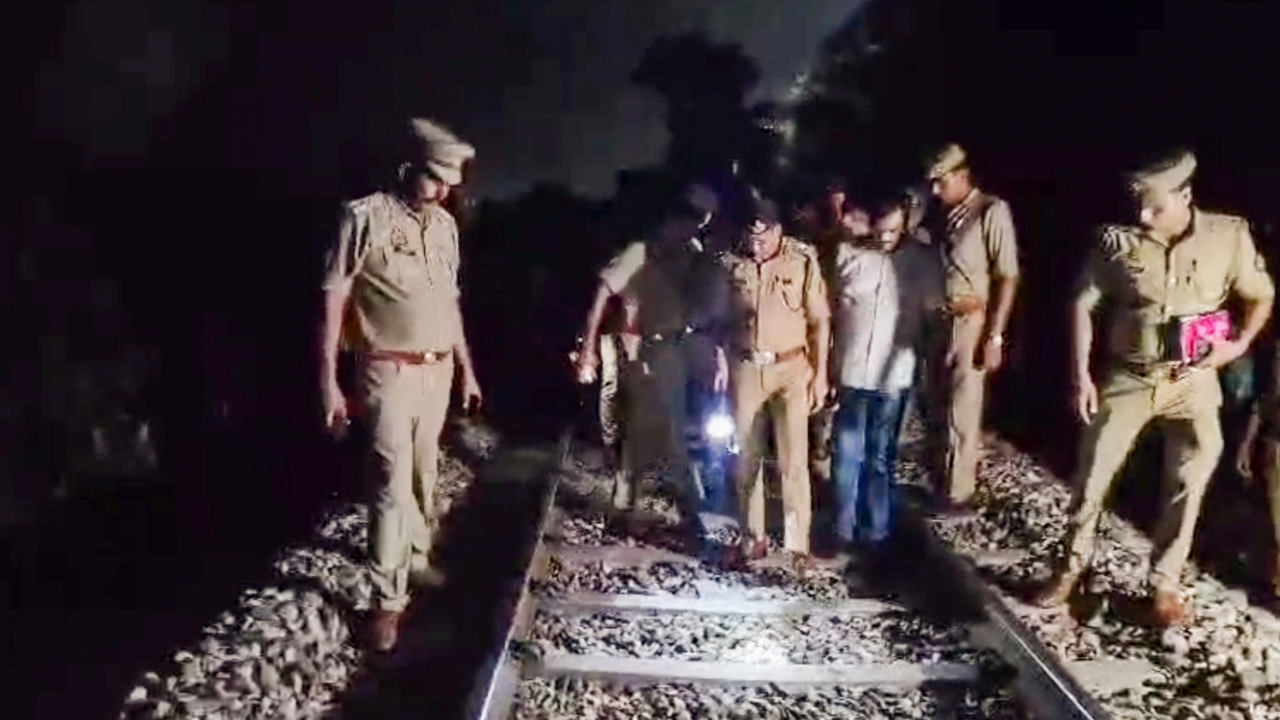 Kalindi Express Train kanpur sajish