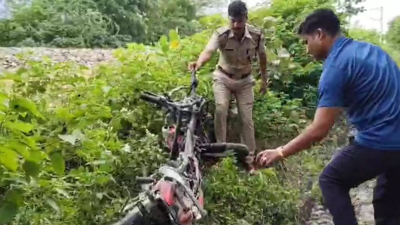 Chittorgarh Train hits Bike