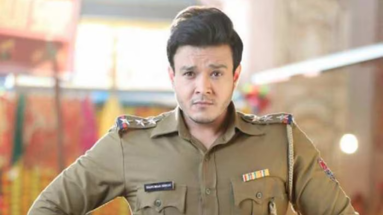 Aniruddh Dave in Madam sir 2