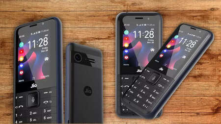 दो कैमरा और कर्व्ड डिस्प्ले के साथ लॉन्च हुआ Jio का नया 4G फोन, कीमत 3,000 से भी कम | Times Now Navbharat
